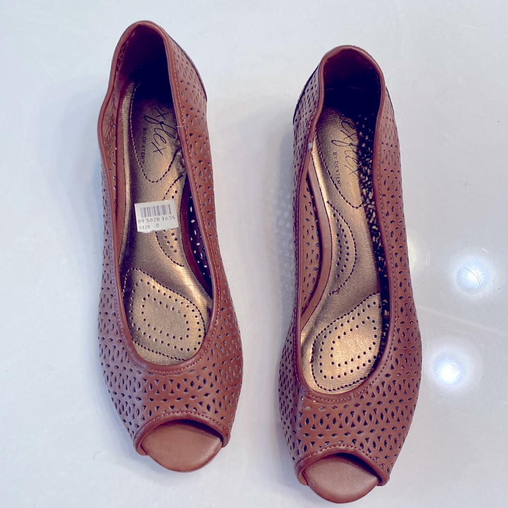 Dexter brown peep toe wedge size 8